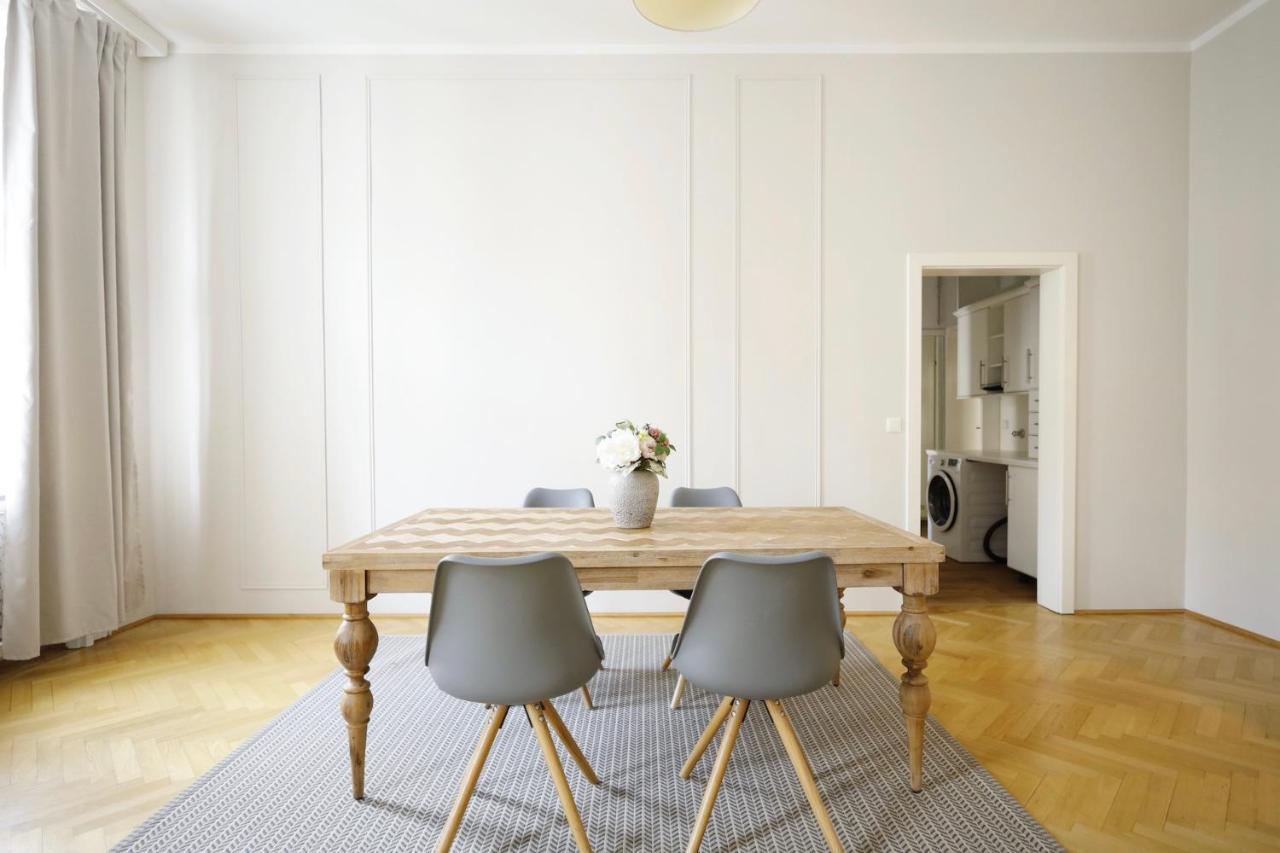 Heymi Apartments Karlsplatz เวียนนา ภายนอก รูปภาพ