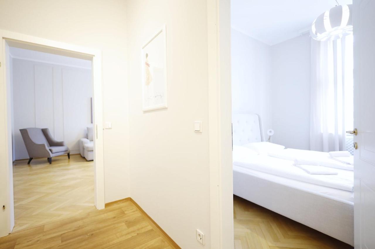 Heymi Apartments Karlsplatz เวียนนา ภายนอก รูปภาพ